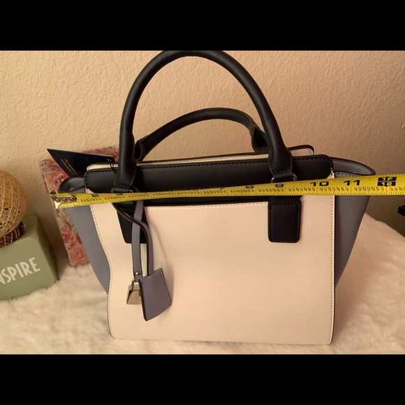 A Vittadini small satchel - Picture 8 of 11